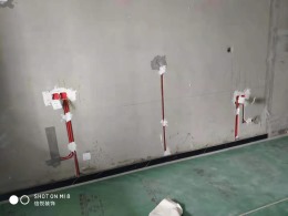 掌舵东岸